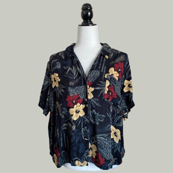 Sag Harbor Petite Black Floral Button Front Blouse - Picture 1 of 6